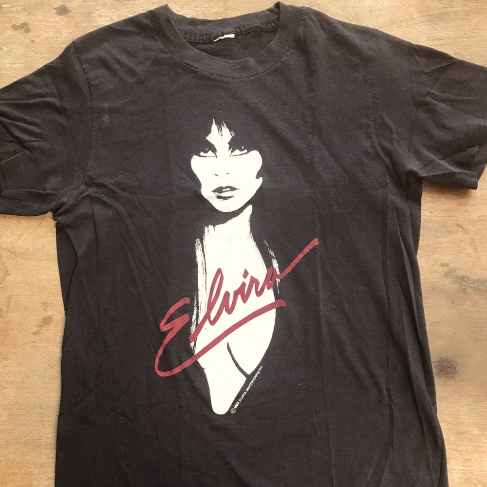 Elvira mistress of the dark vintage T-shirt